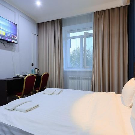 Hotel Vivaldis アルマトイ エクステリア 写真