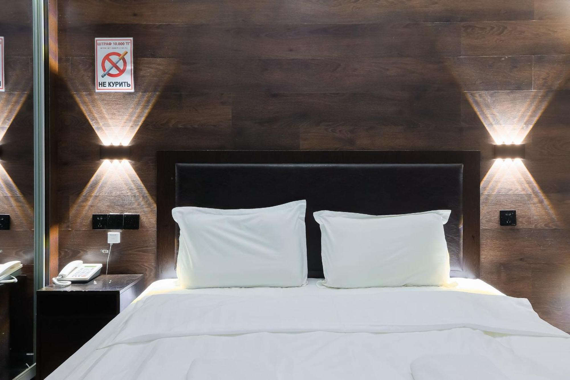 Hotel Vivaldis アルマトイ エクステリア 写真