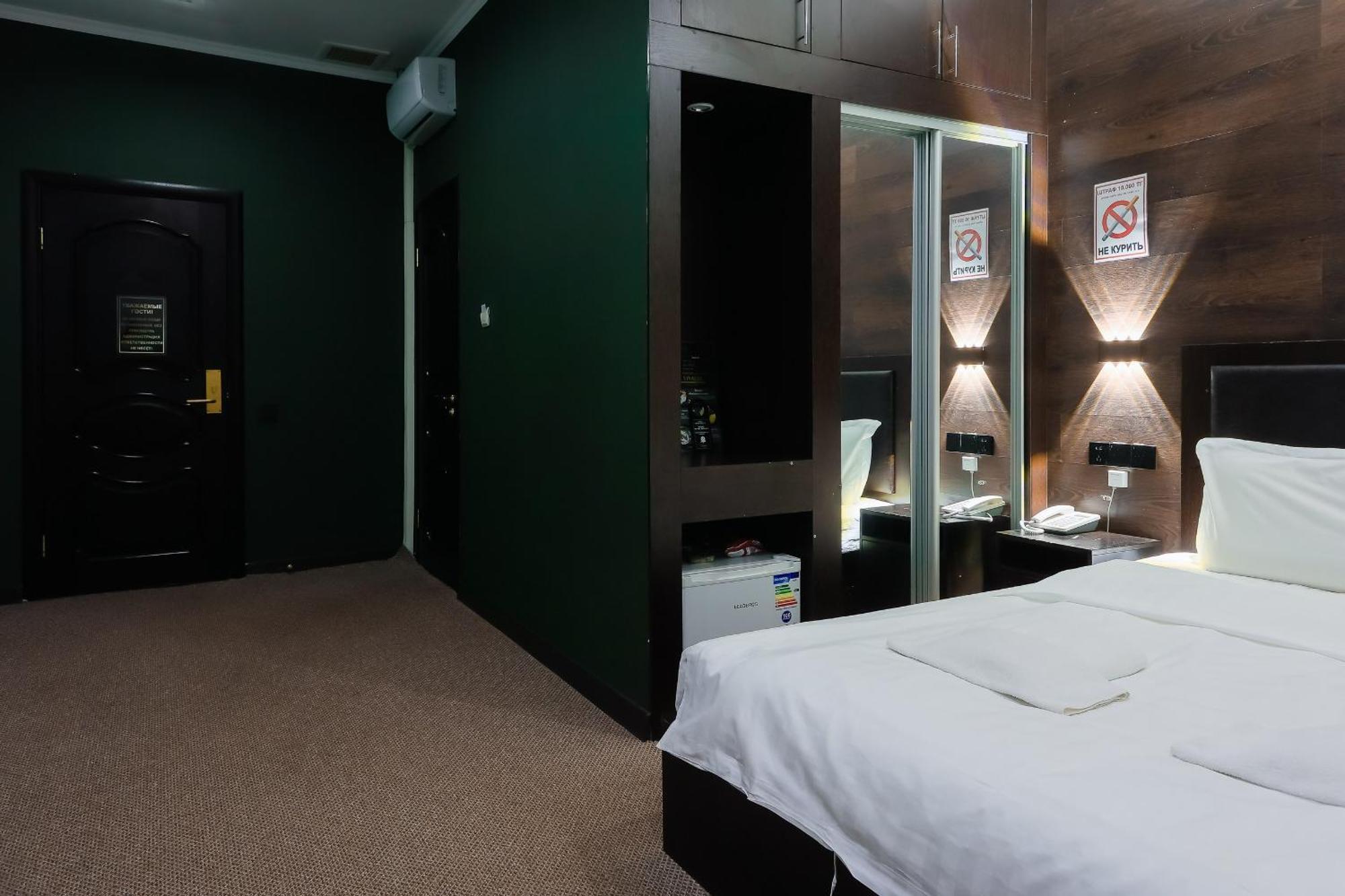 Hotel Vivaldis アルマトイ エクステリア 写真