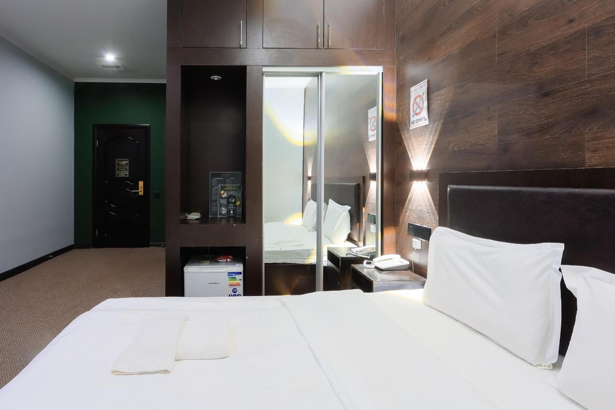 Hotel Vivaldis アルマトイ エクステリア 写真