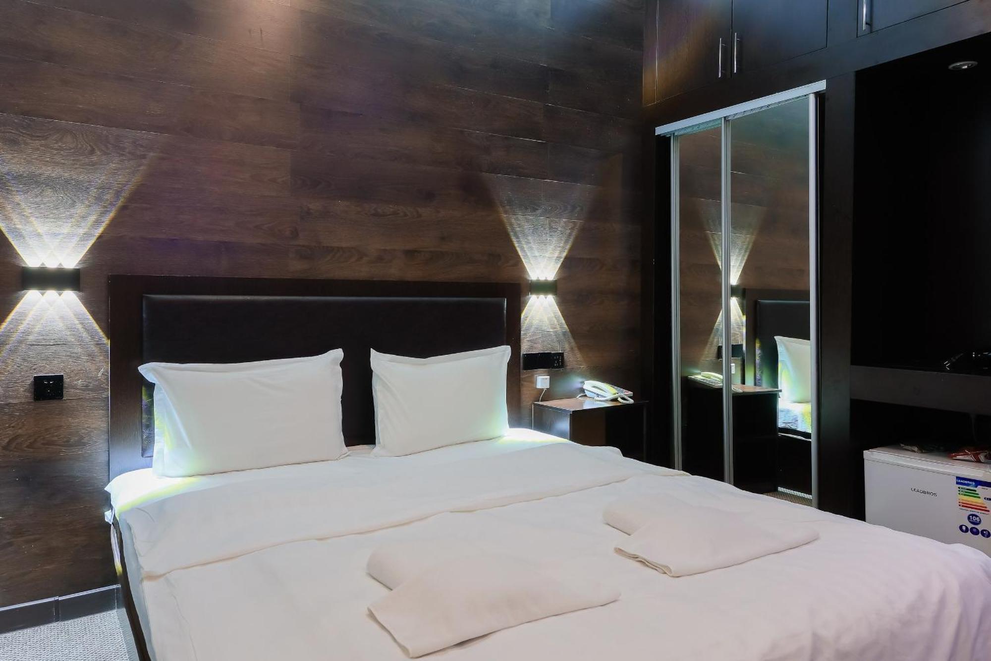 Hotel Vivaldis アルマトイ エクステリア 写真